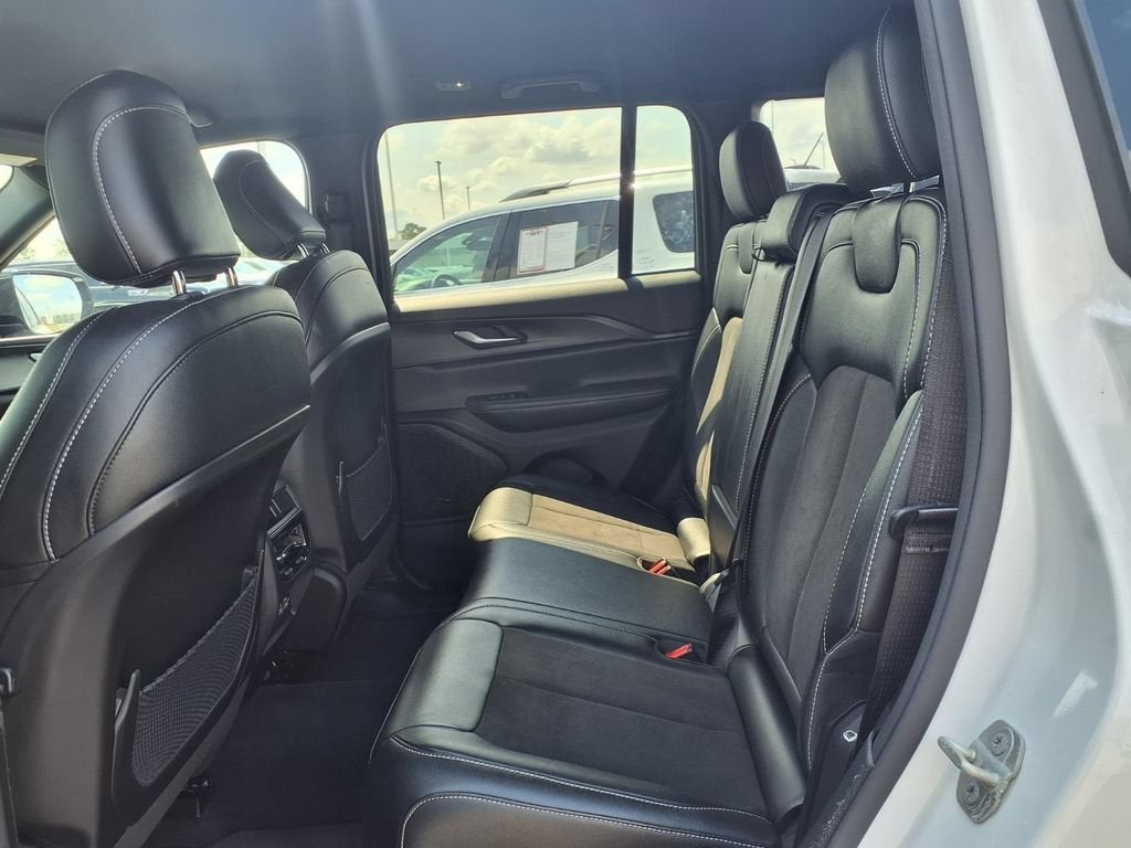 2024 Jeep Grand Cherokee Altitude 4x2
