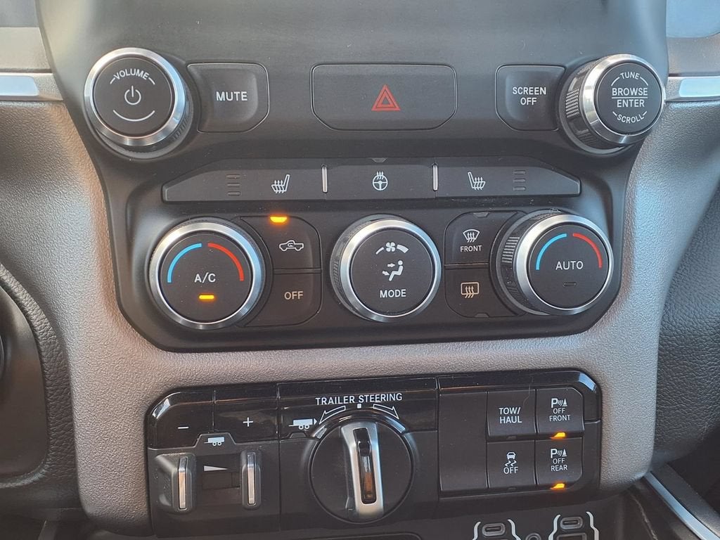 2023 RAM 1500 Big Horn Crew Cab 4x4 6'4" Box