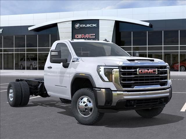 2026 GMC Sierra 3500 HD Chassis Cab Pro
