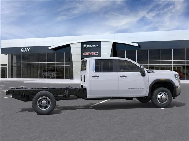 2026 GMC Sierra 3500 HD Chassis Cab Pro