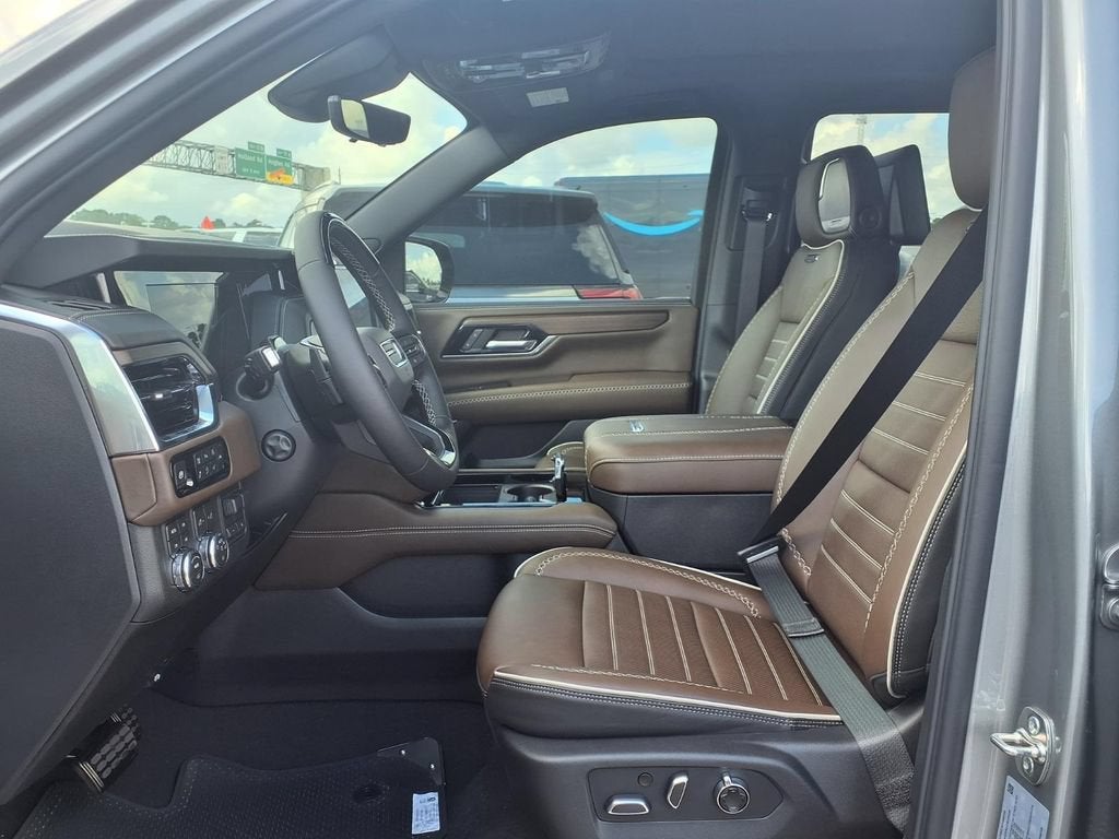 2026 GMC Yukon Denali Ultimate - Photo 11