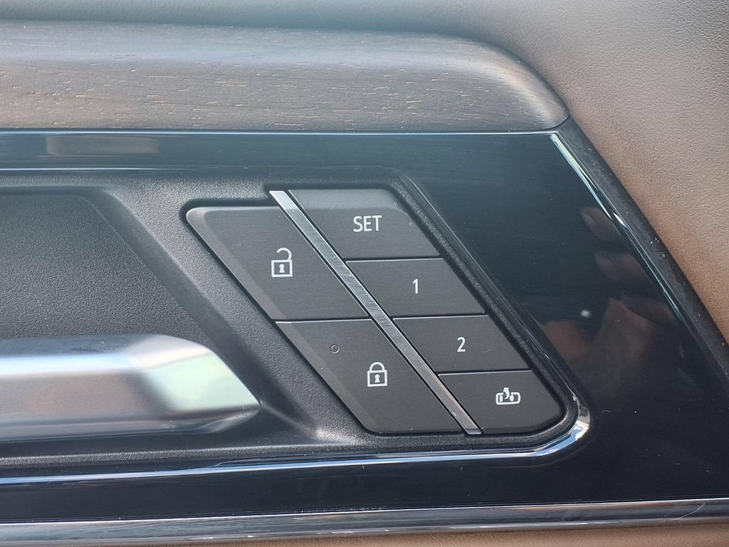 2026 GMC Yukon Denali Ultimate - Photo 9