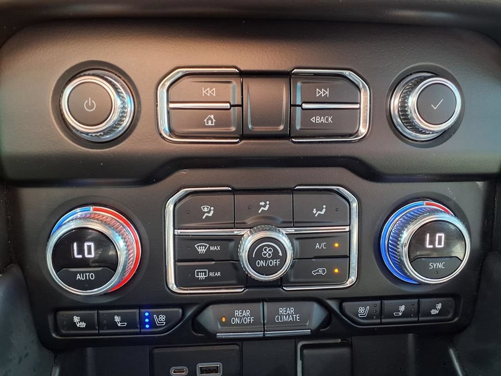 2022 GMC Yukon XL AT4