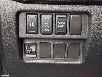 2018 Nissan TITAN SV