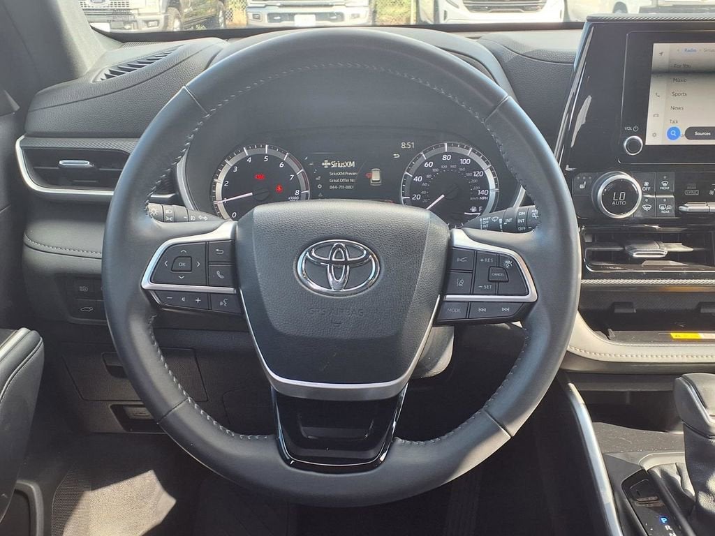 2024 Toyota Highlander LE