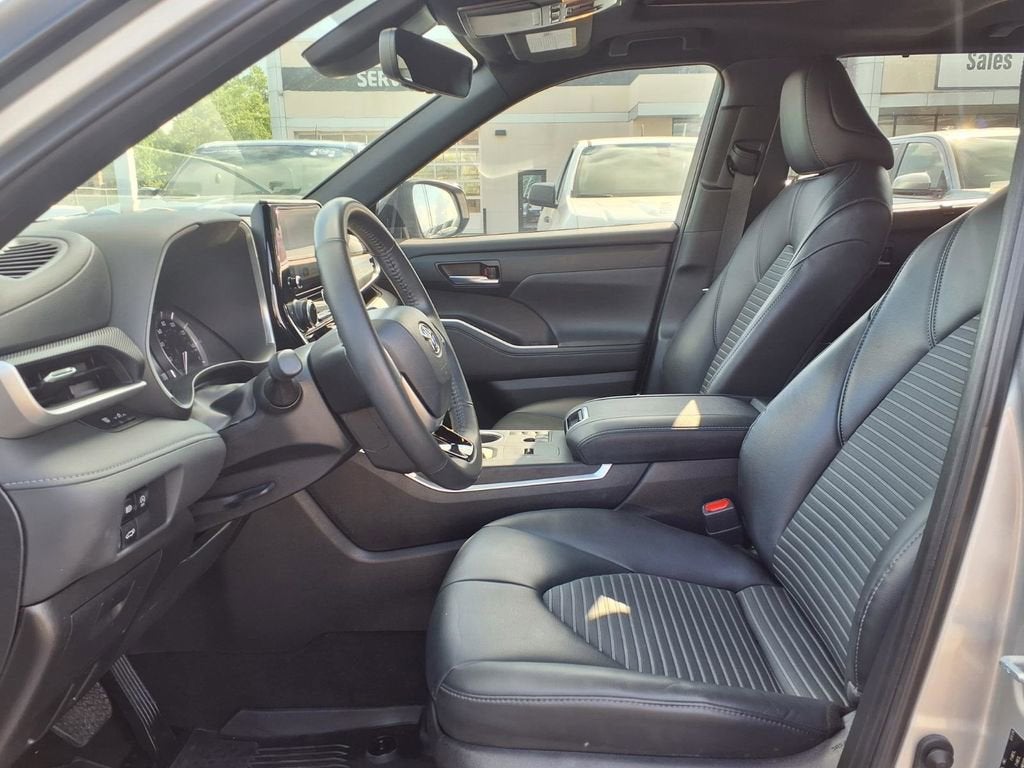 2024 Toyota Highlander LE