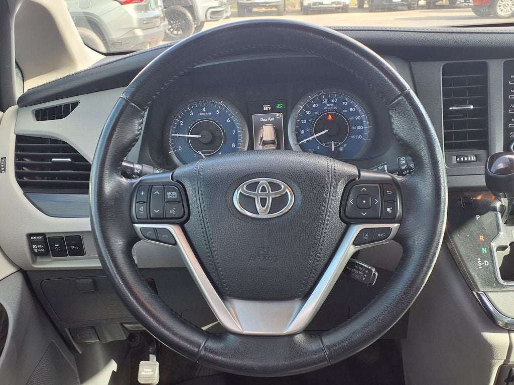 2019 Toyota Sienna XLE 8 Passenger