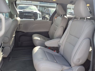 2019 Toyota Sienna XLE 8 Passenger