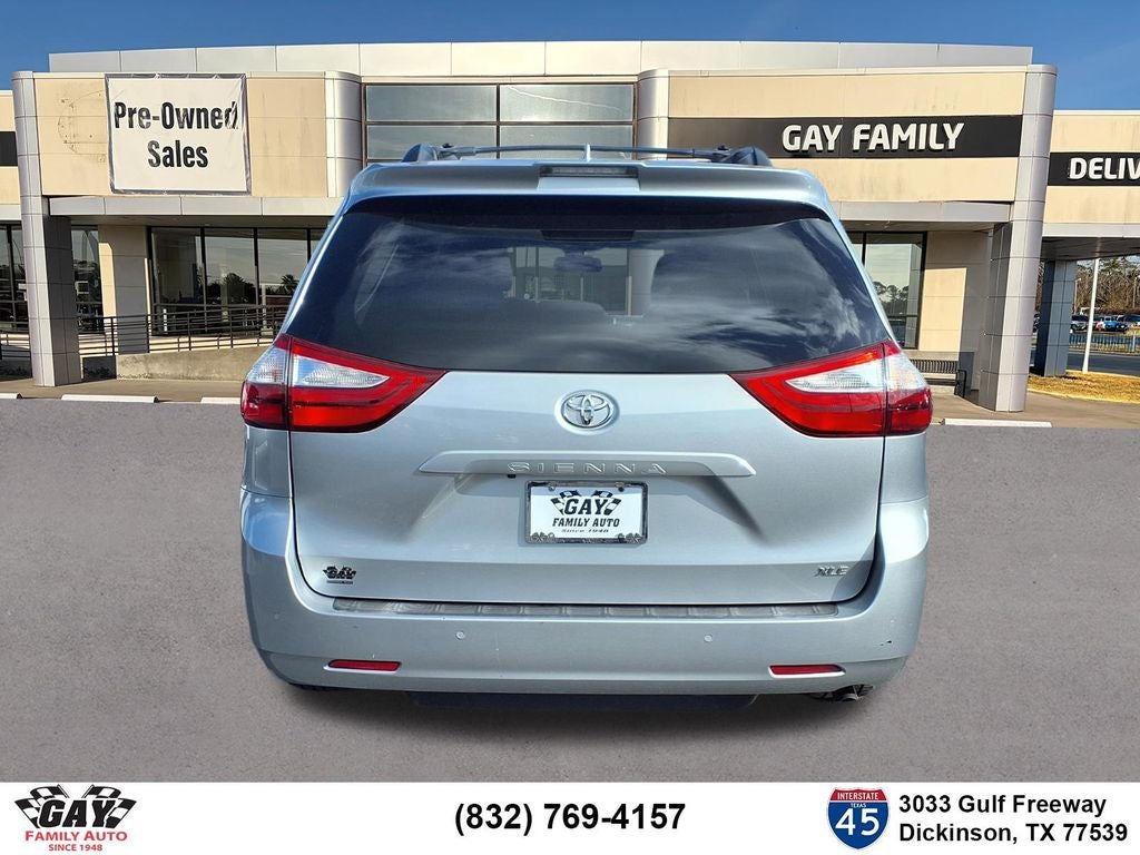 2019 Toyota Sienna XLE 8 Passenger